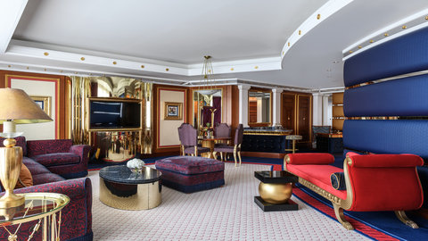 Sky Palm Suite