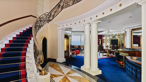 Sky Palm Suite