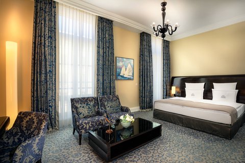 King Deluxe Guest Room - City View
