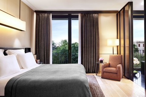 King Premium Guest Room