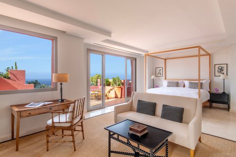 Penthouse Ritz-Carlton Suite master bedroom