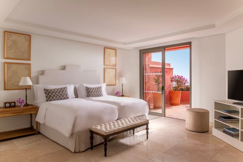 Penthouse Ritz-Carlton Suite twin bedroom
