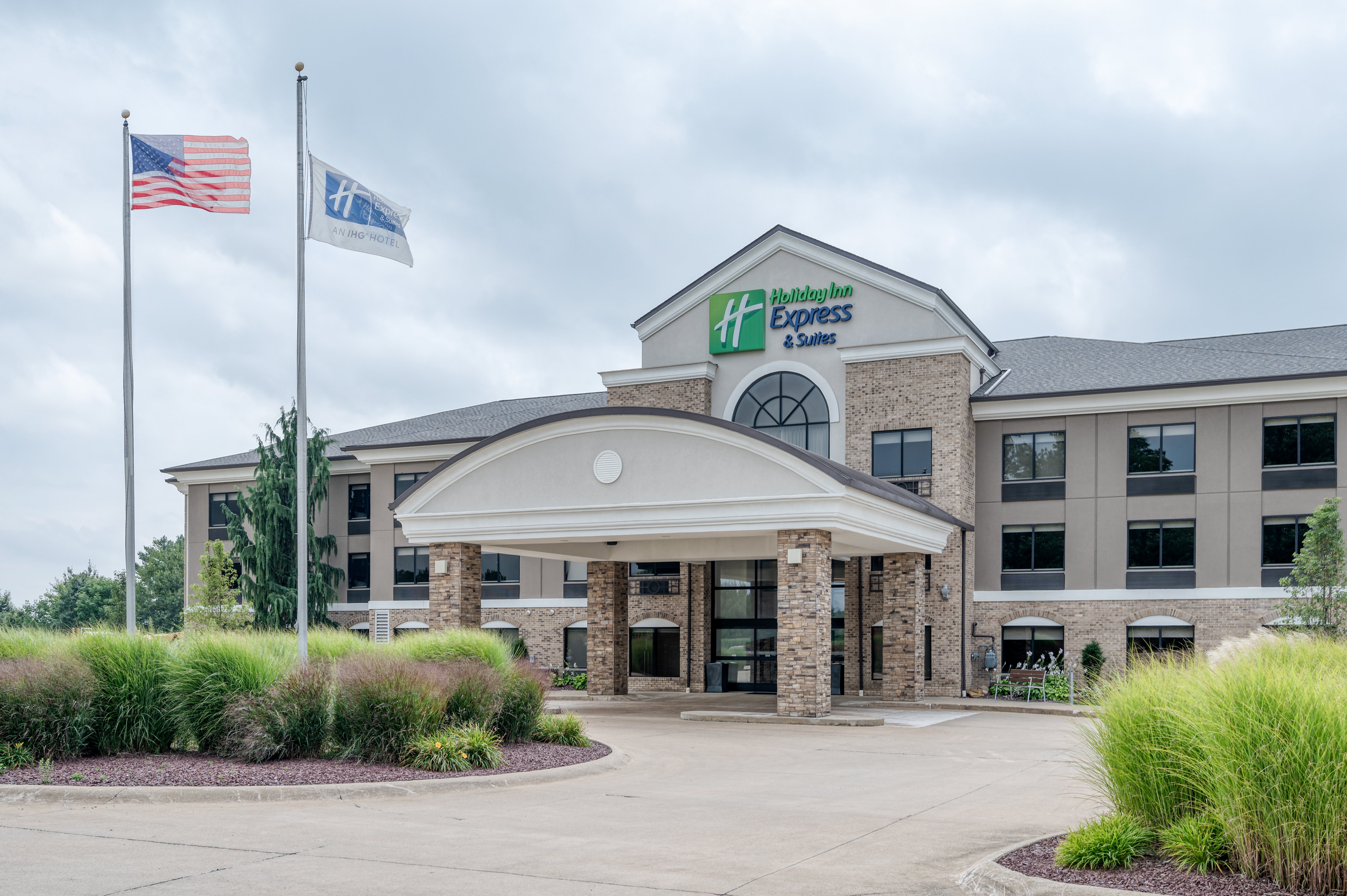 Holiday Inn Express & Suites