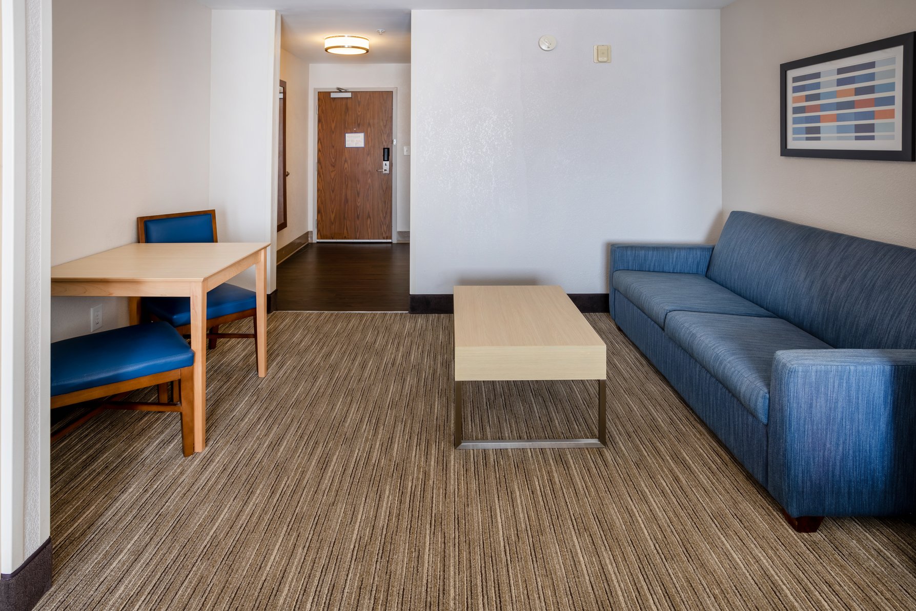 Holiday Inn Express Hotel & Suites Salisbury - Delmar Room Type - 2 Queen Suite Communications Accessible Roll In Shower