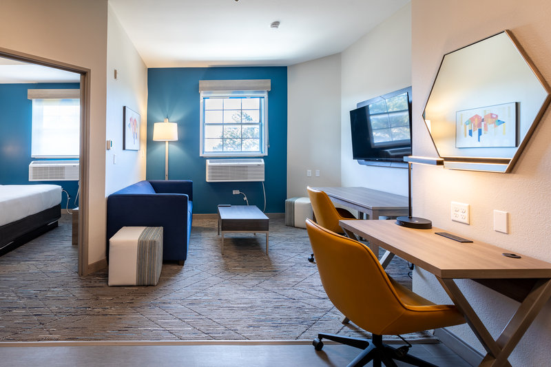 Holiday Inn Express and Suites Englewood – Denver South