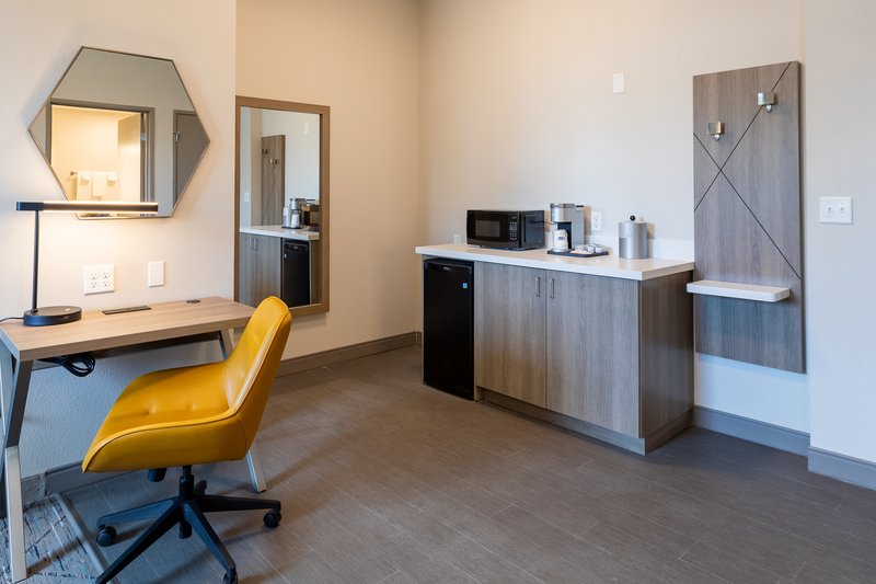 Holiday Inn Express and Suites Englewood – Denver South