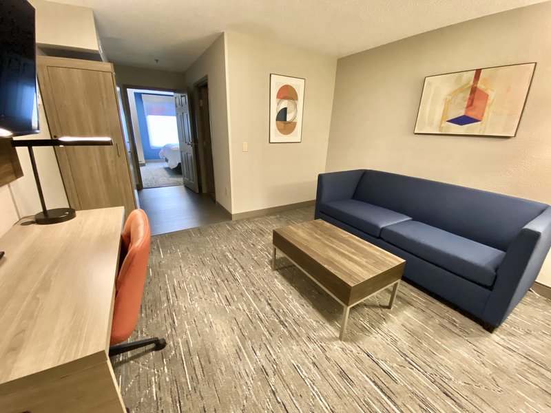 Holiday Inn Express and Suites Elyria