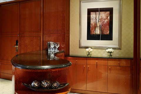 The Royal Suite - Wardrobe