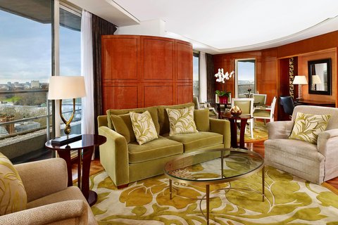 One-Bedroom Penthouse Suite - Living and Dining Ro
