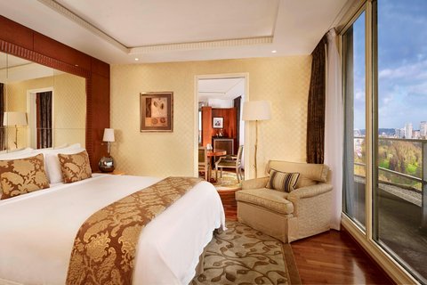 One-Bedroom Penthouse Suite - Bedroom