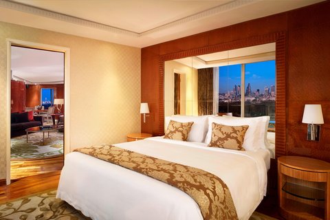 Luxury Penthouse Suite - Main Bedroom