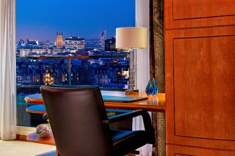 The Royal Suite - Desk area