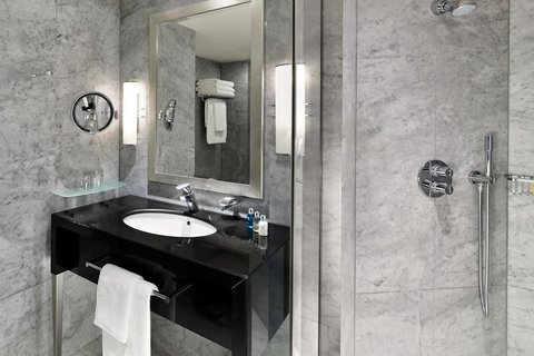 Suite Bathroom – Walk-In Shower