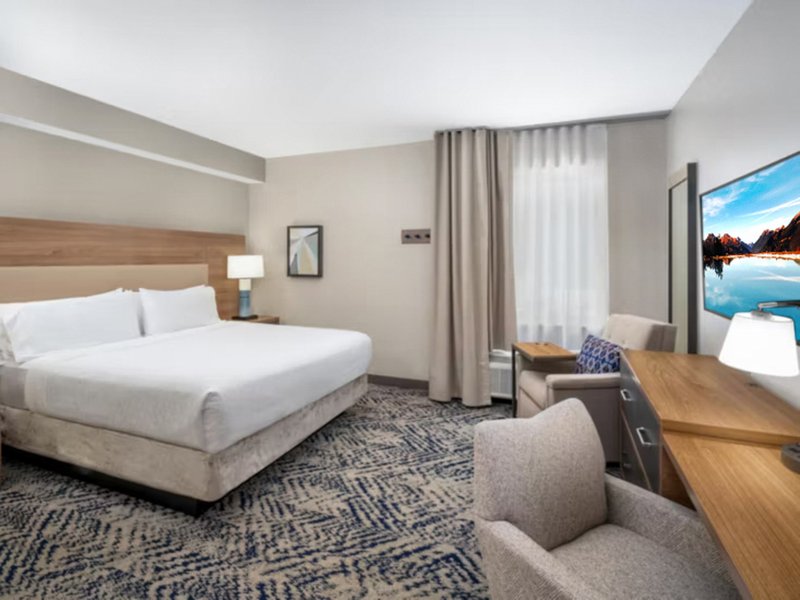 CANDLEWOOD SUITES CHAMPAIGN
