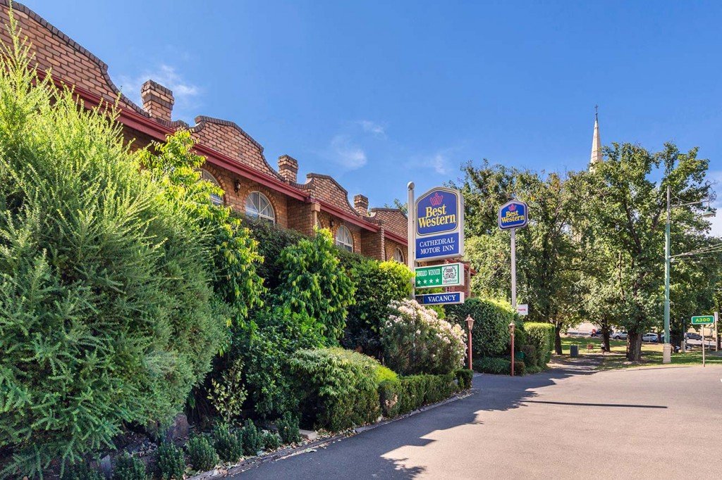 Cathedral Motor Inn