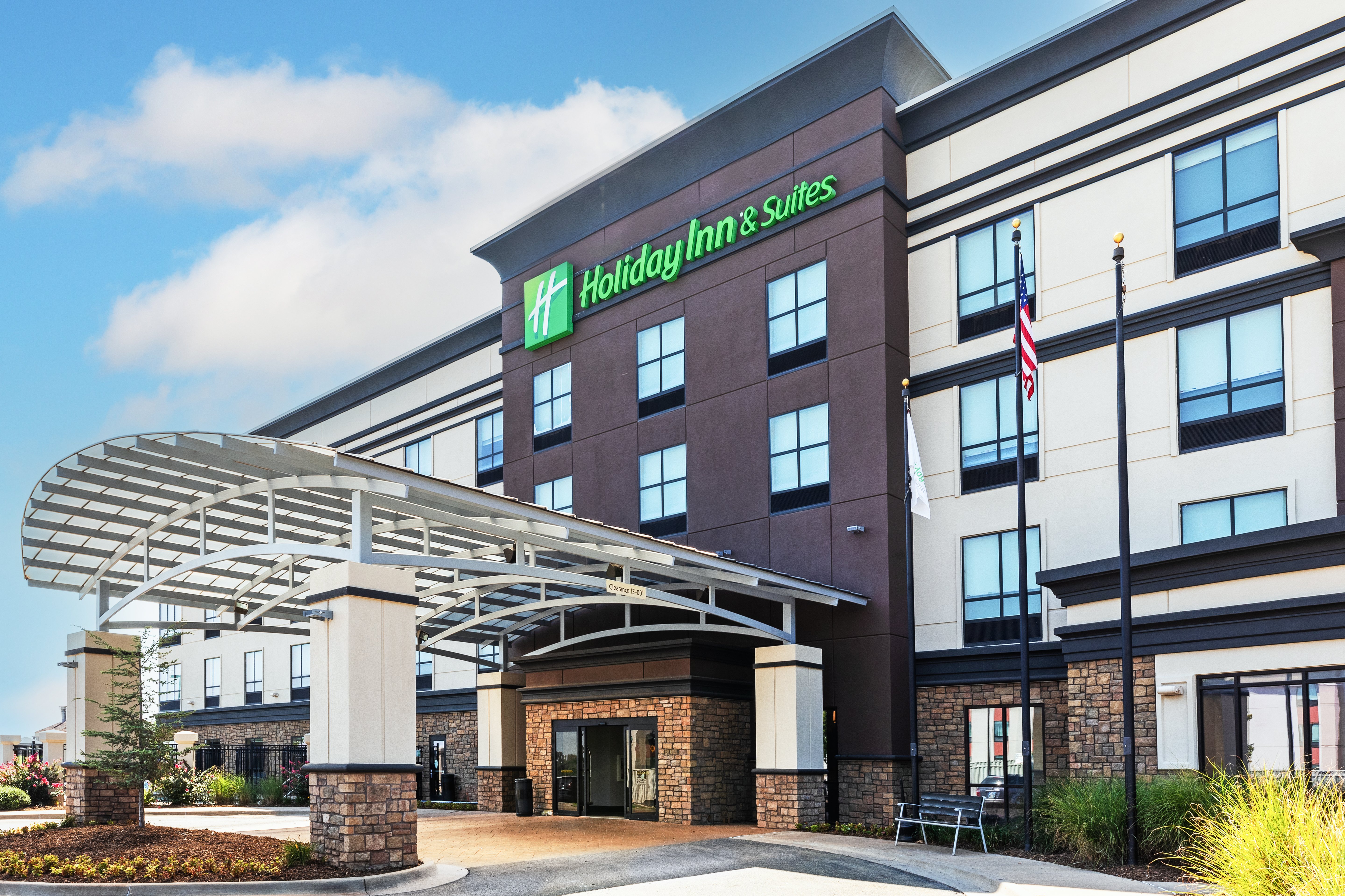 Holiday Inn & Suites - University