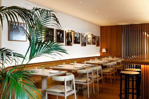 dining at veraz