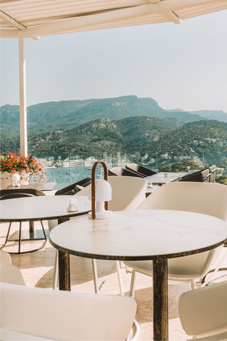 Sunset Lounge