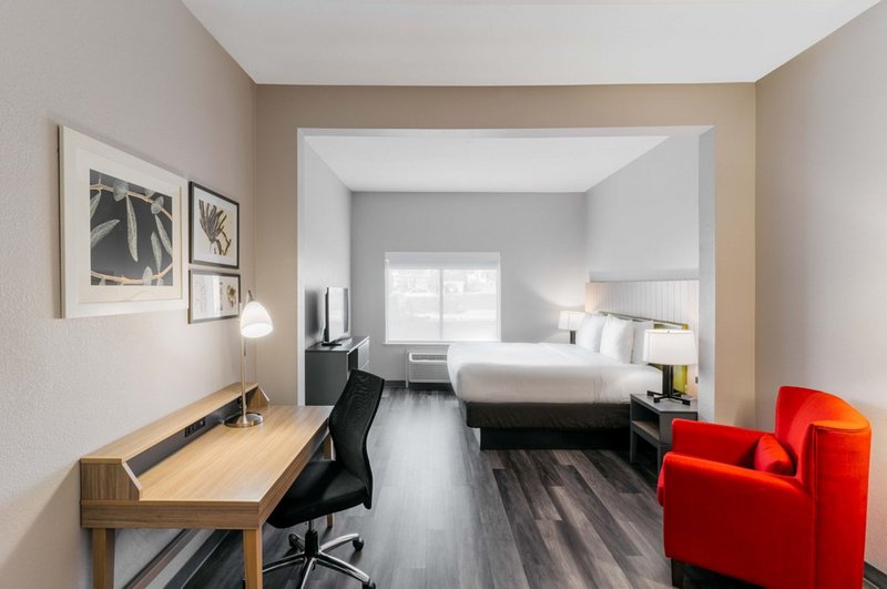 Independent (SPHC) Townhome Inn & Suites