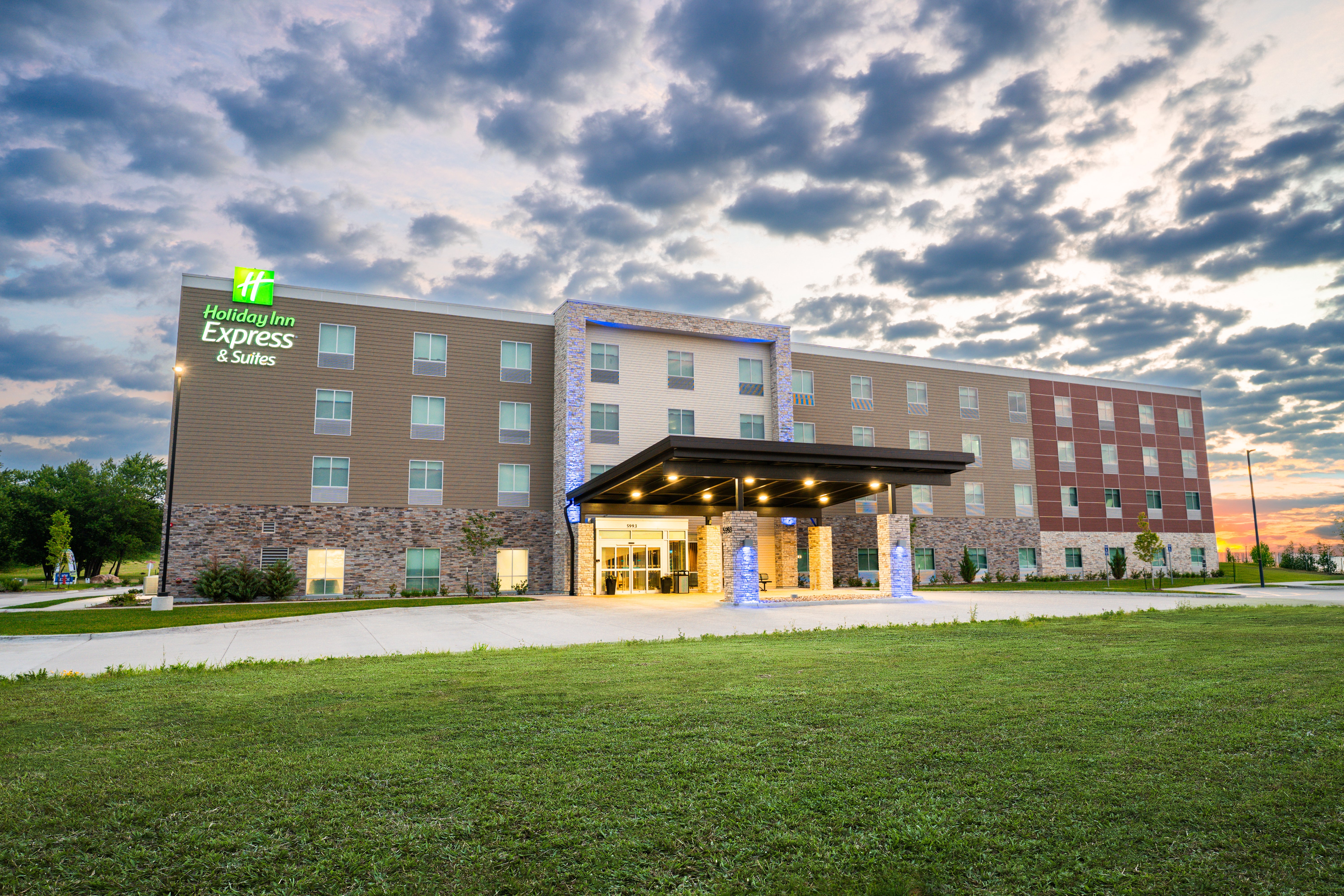 Holiday Inn Express/Stes Cedar Rapids NE