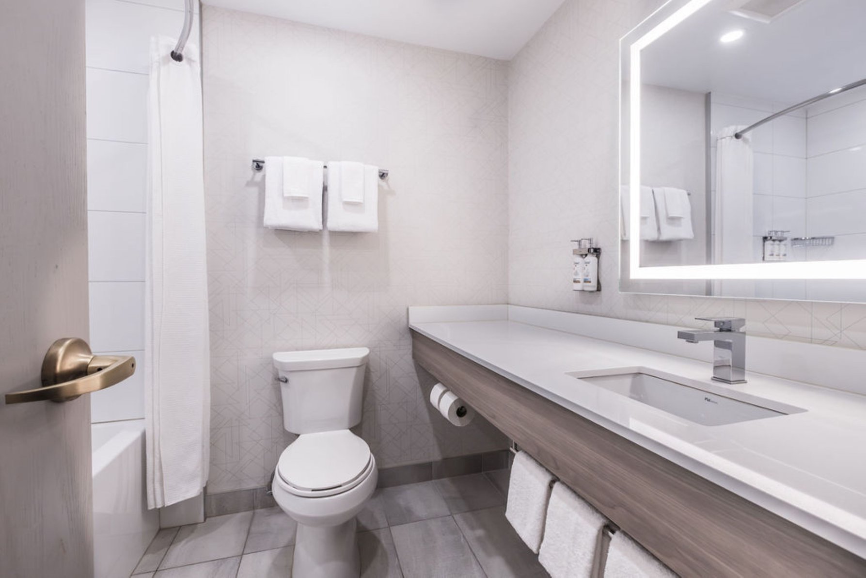 Holiday Inn Express & Suites Calgary South-Macleod Trail S Room Type - 2 Queen Standard