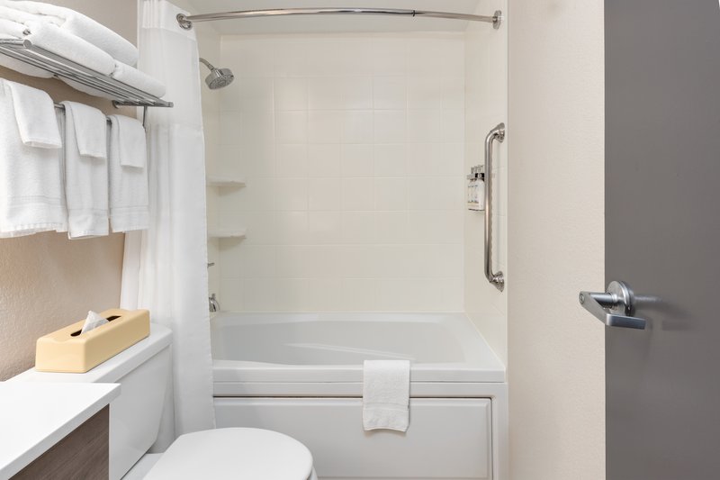 2 BEDROOM 2 BEDS SUITE