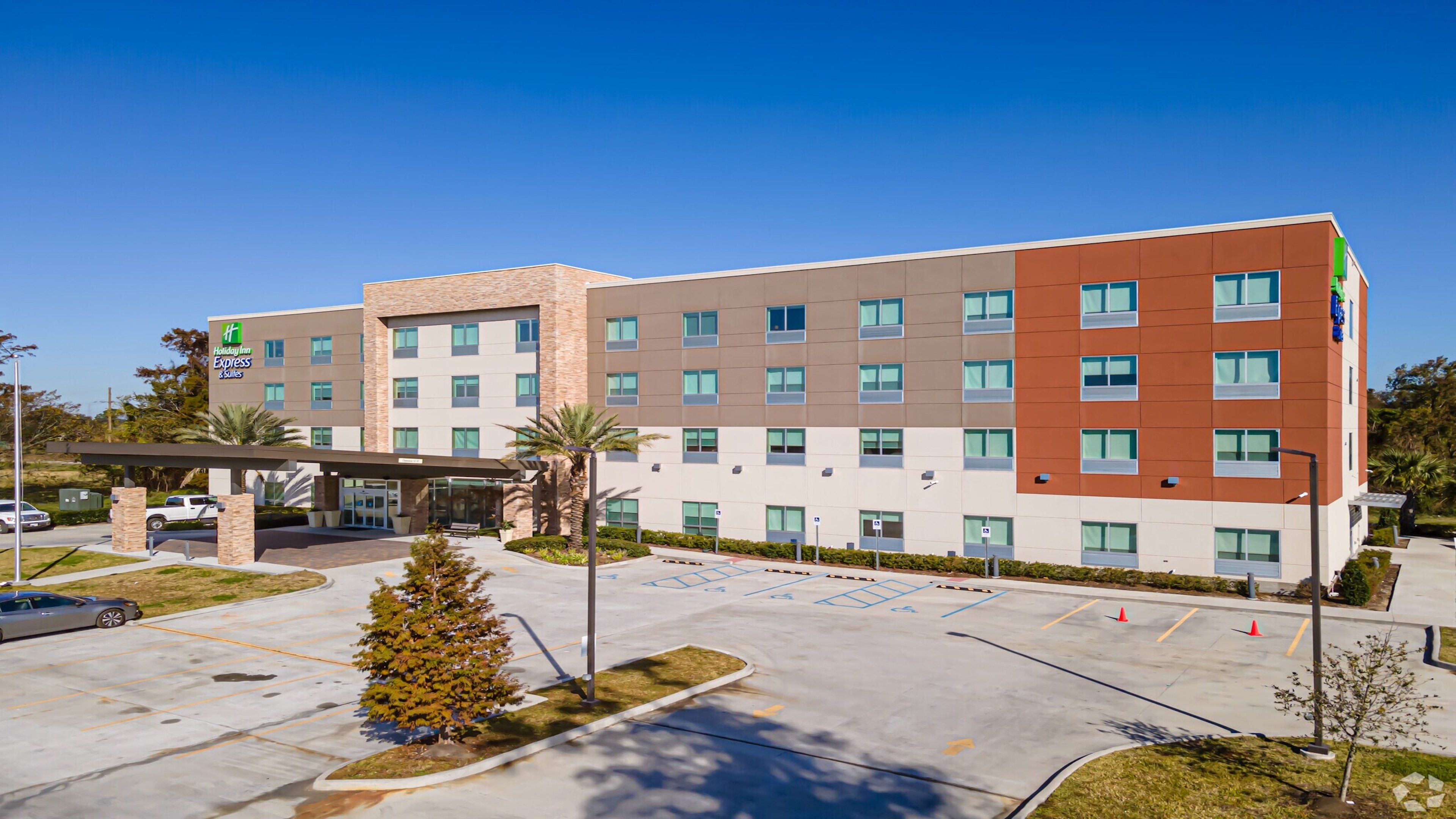 Holiday Inn Express & Suites Chalmette