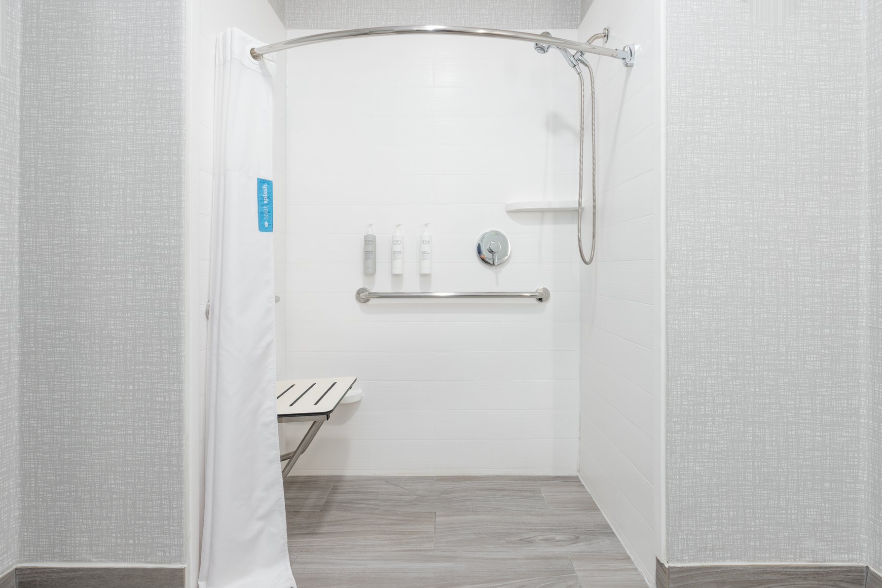 Hampton Inn Houston-Deer Park Ship Area Room Type - 1 KNG ACC ROLLIN SHWR NON