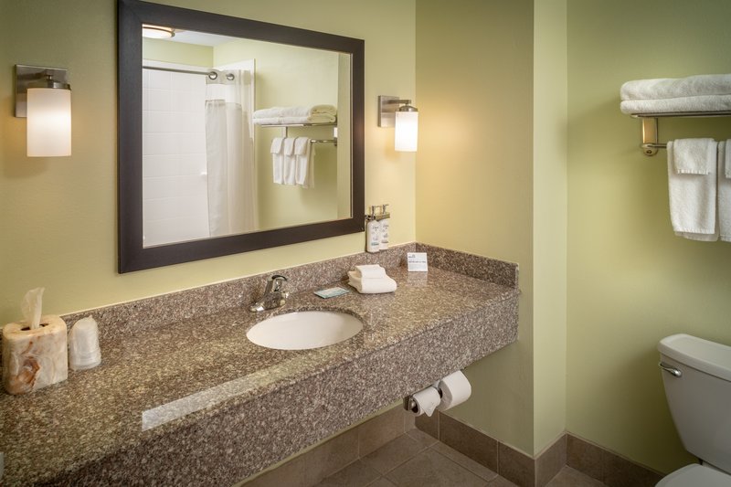 Holiday Inn Express and Suites Lebanon