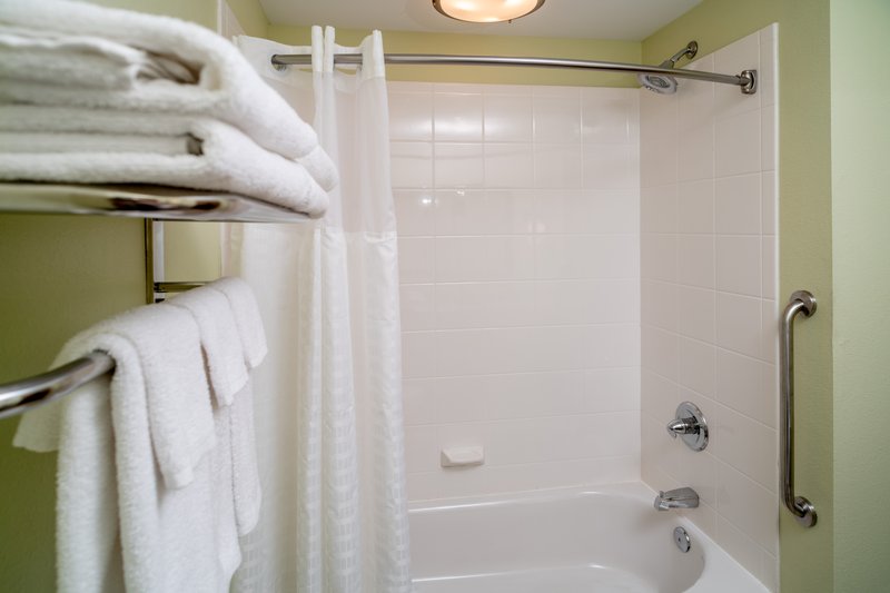 Holiday Inn Express and Suites Lebanon