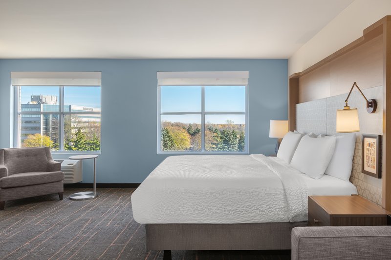 Holiday Inn Hotel and Suites Detroit – Troy