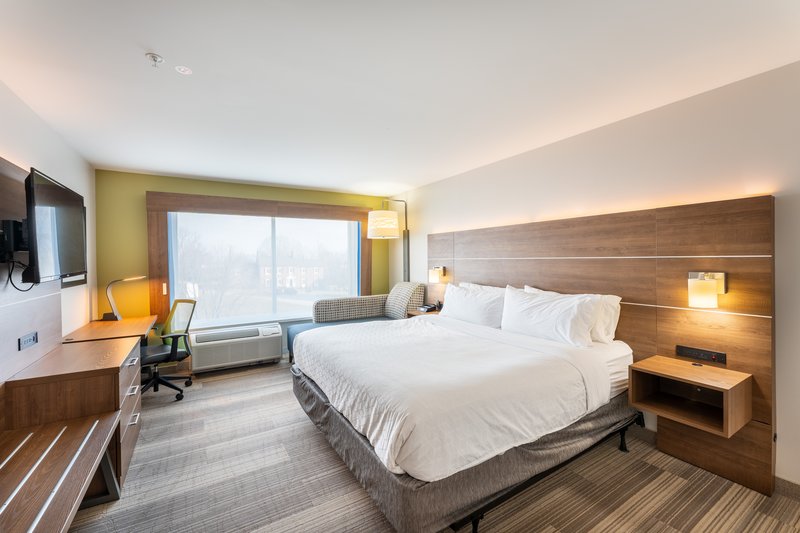 Holiday Inn Express and Suites Nashville North – Springfield