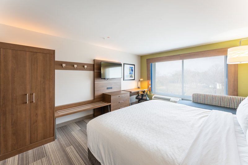 Holiday Inn Express and Suites Nashville North – Springfield