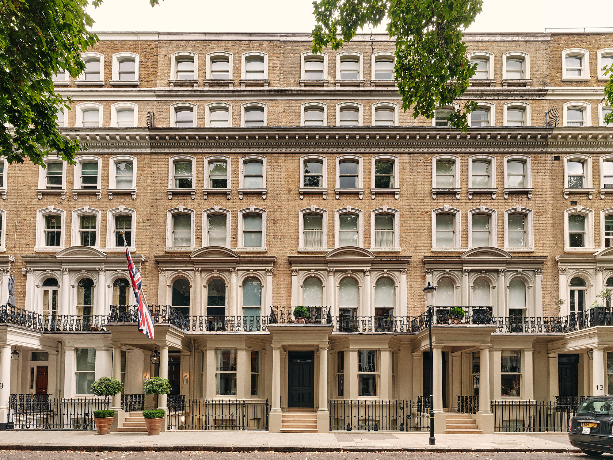Knightsbridge Hotel
