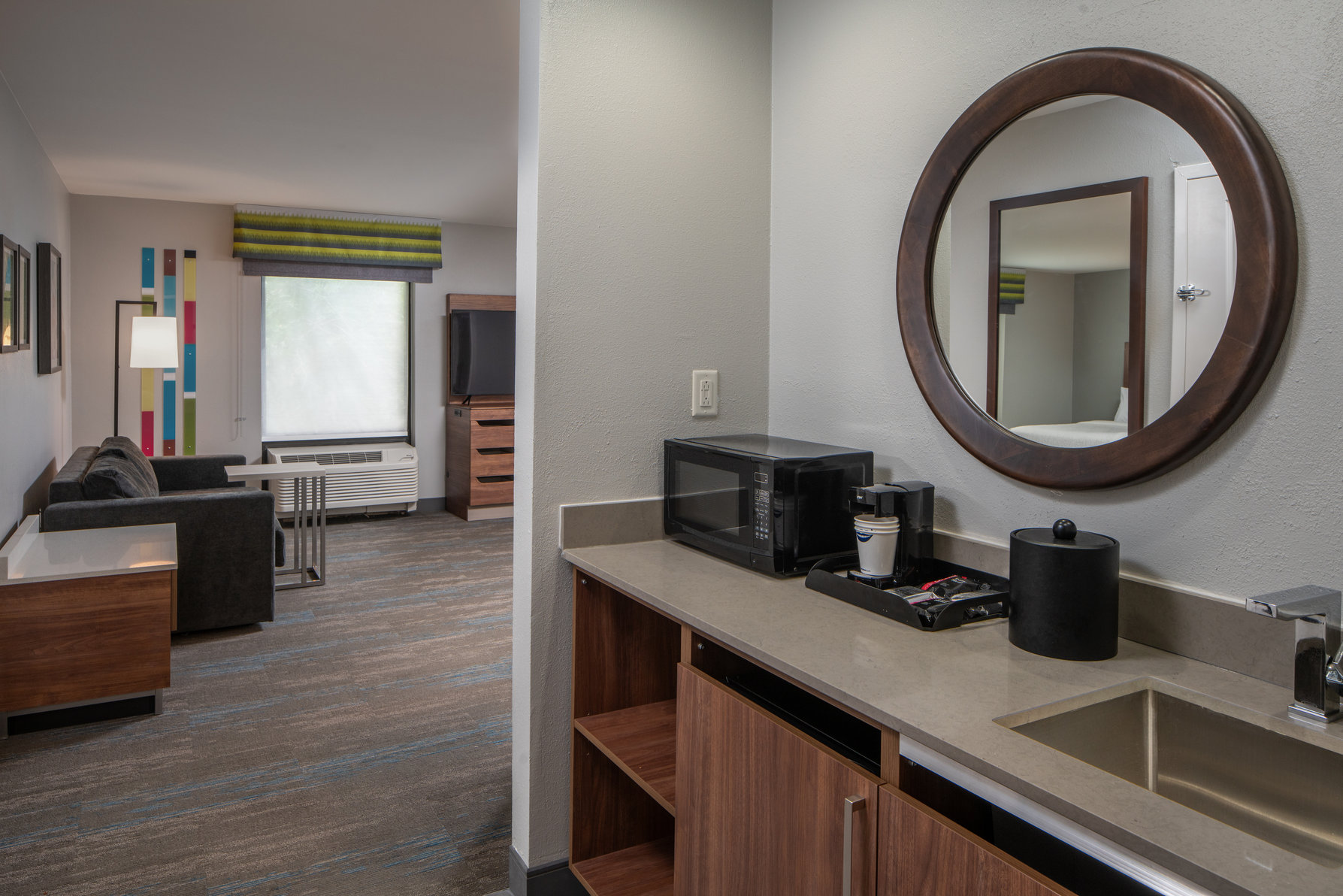 Hampton Inn by Hilton Enterprise Room Type - 1KG MOB HEA ACC TUB STE NS
