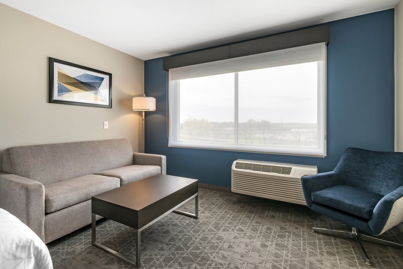 Holiday Inn Express and Suites Lancaster – Mount Joy