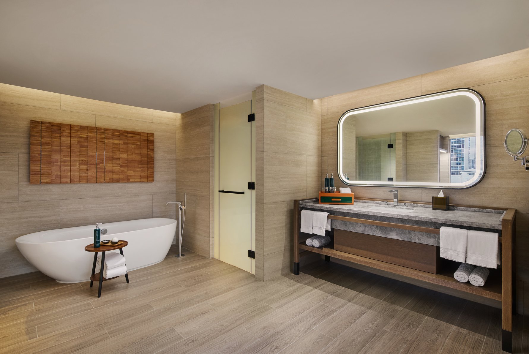 DoubleTree by Hilton Bangkok Ploenchit Room Type - ONE BEDROOM SUITE CITY VIE