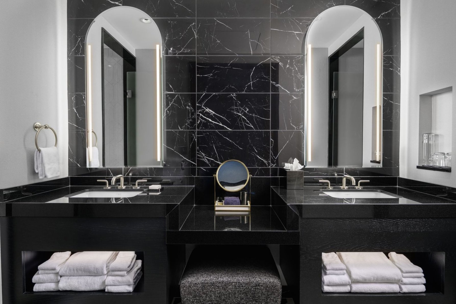 Daxton Hotel Birmingham, Curio Collection by Hilton Room Type - DAXTON 2 QUEEN