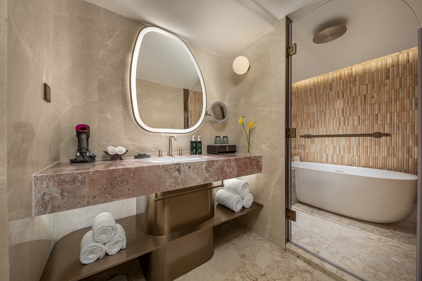 Hotel Indigo XI'AN HIGH-TECH ZONE by IHG Room Type - 1 King 1 Bedroom Suite Loft Furnished Balcony