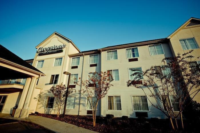 Greystone Inn & Suites