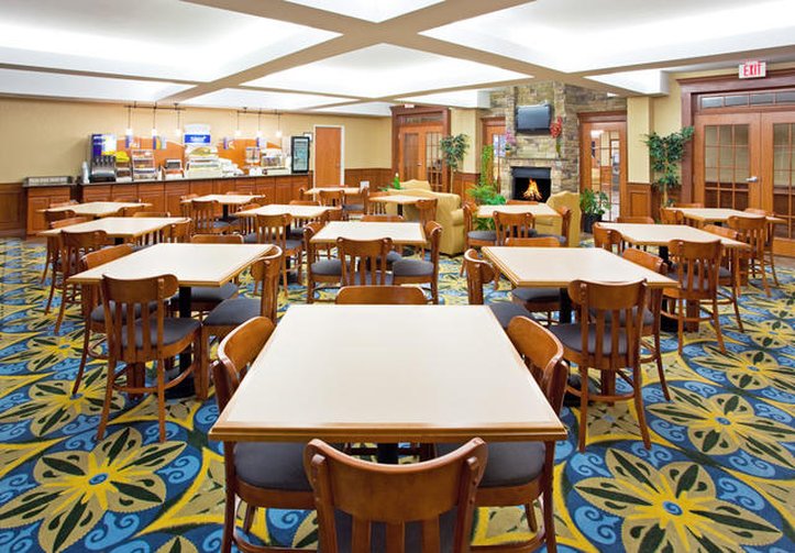 Our Great Room and Breakfast Area!
