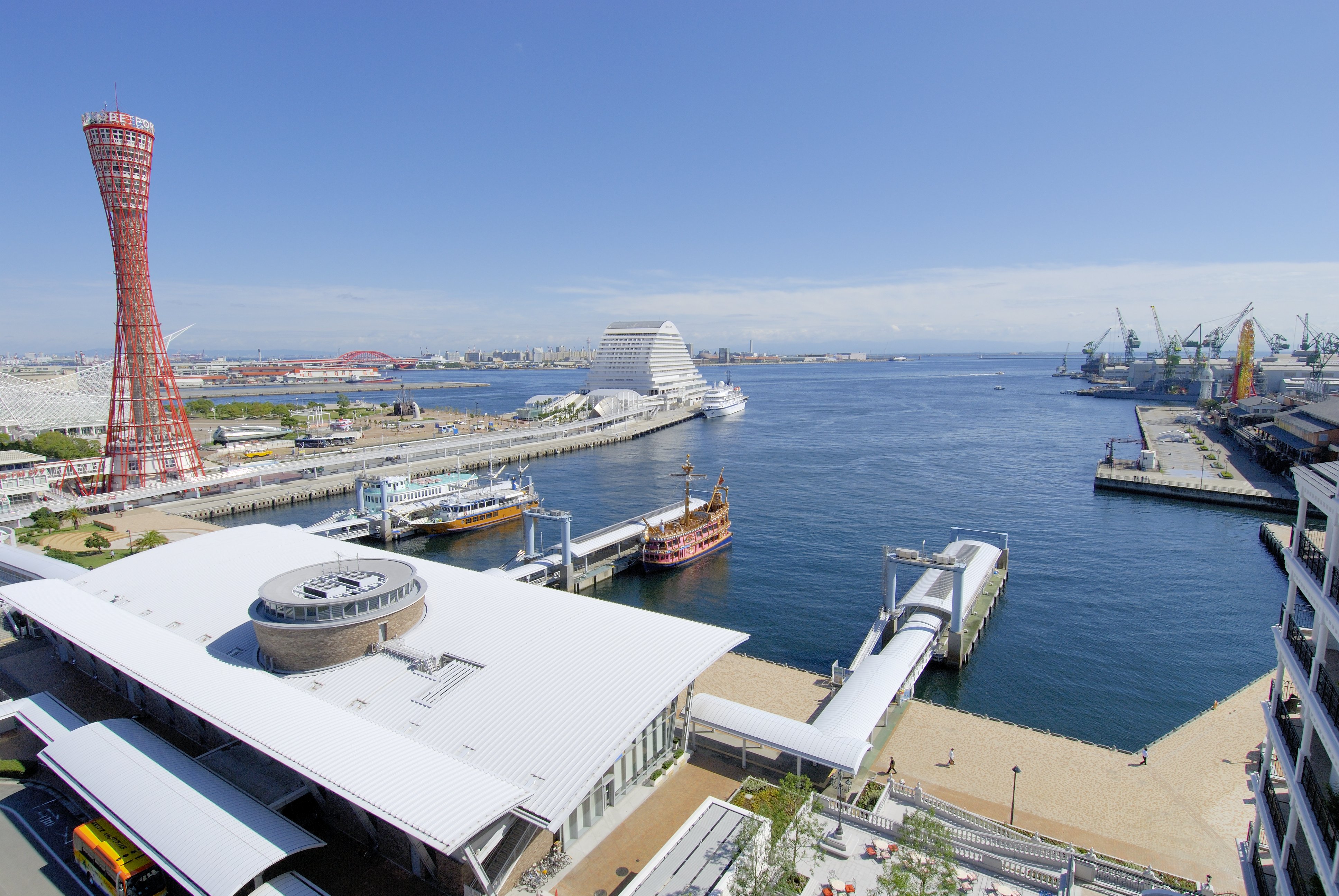 La Suite Kobe Harborland