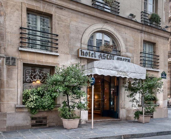 Ascot Opera Hotel