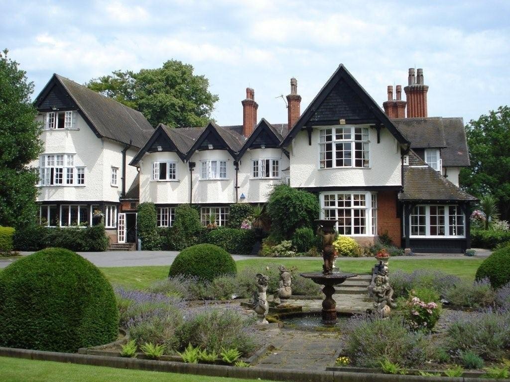 Mere Court Hotel & Conference Centre