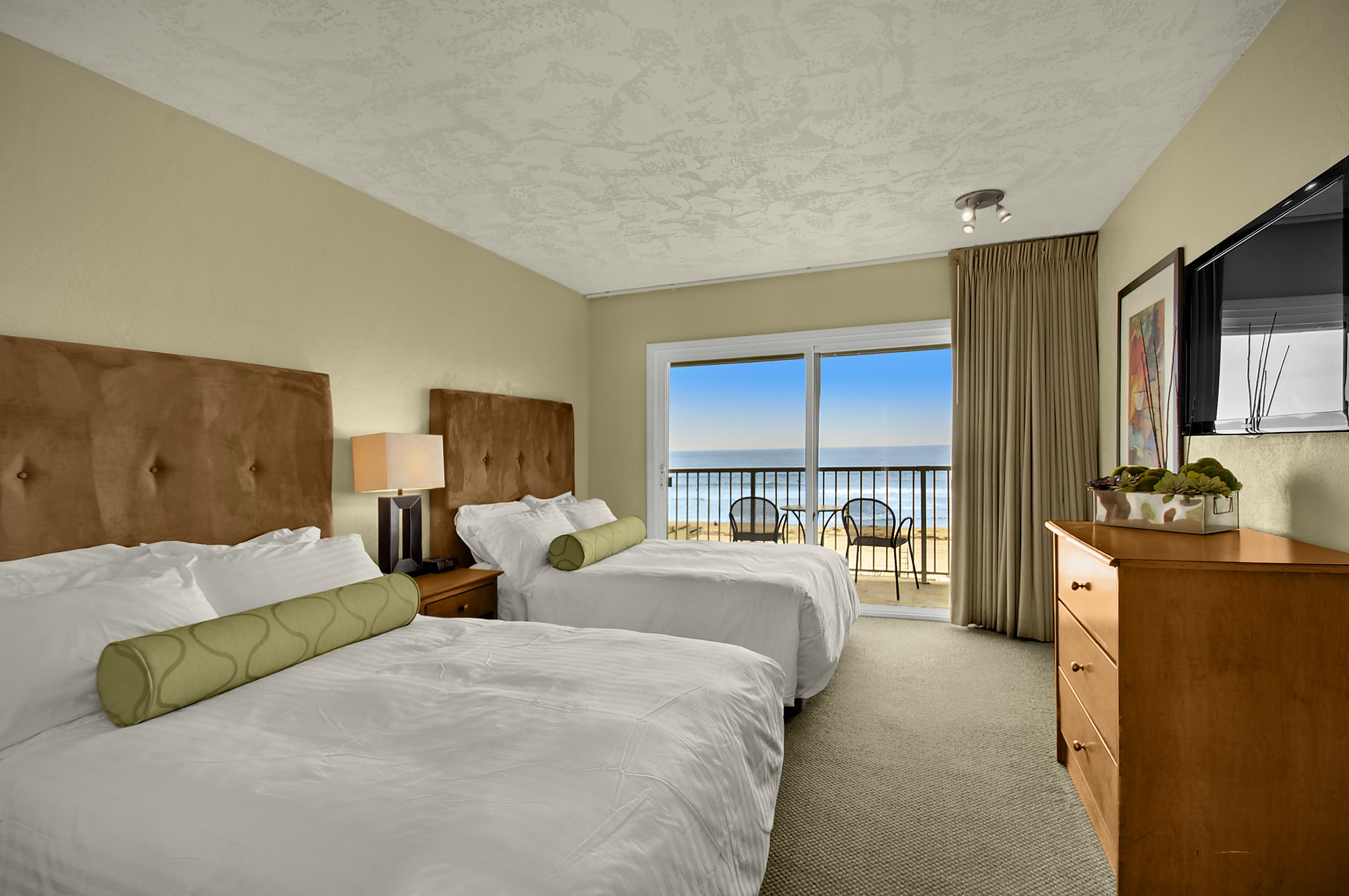 The Surfer Beach Hotel