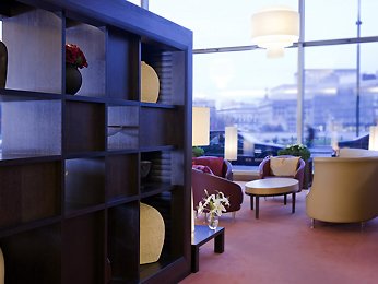 Interior (OpenTravel Alliance - Lobby view)
