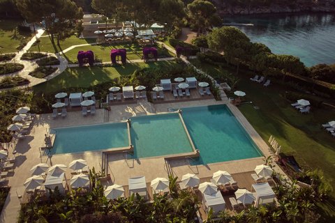 Resort - Pool - Garden view