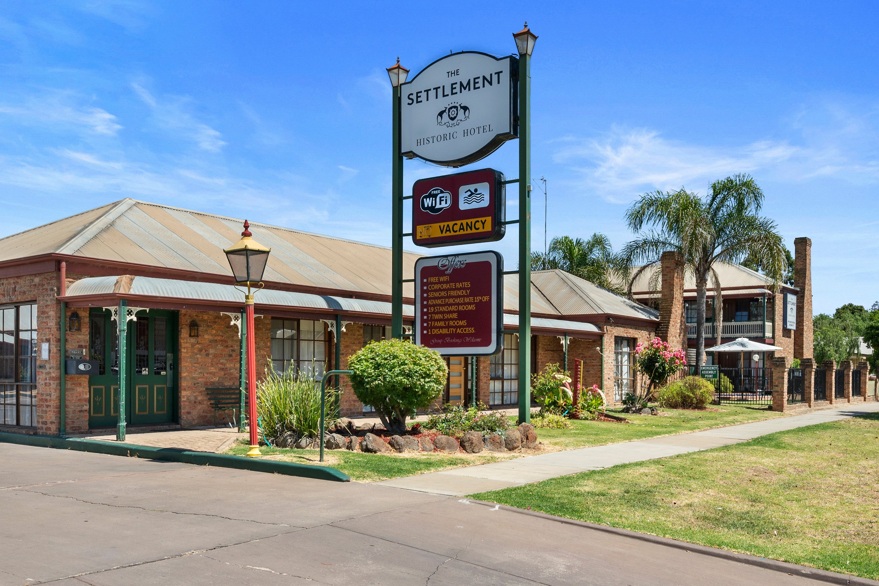 Settlement Motor Inn