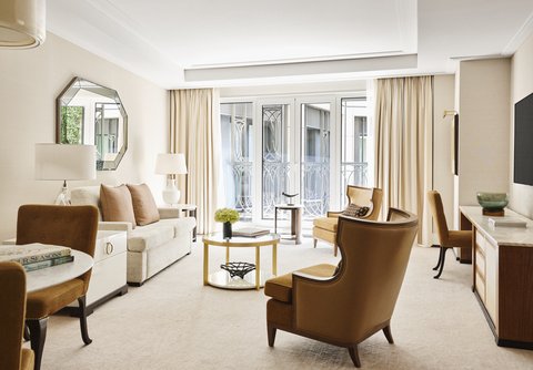 Courtyard Suite