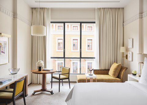 Deluxe Room King